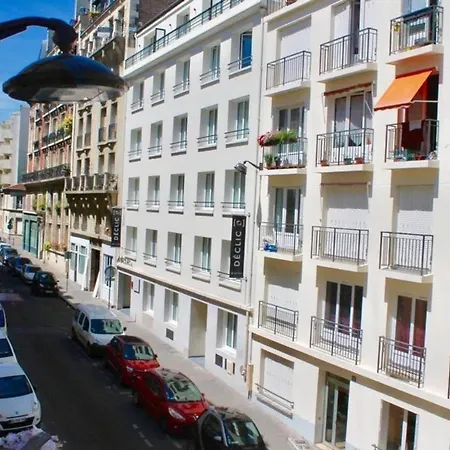 Modern Perfectly Equipped And Renovated Apartment *
