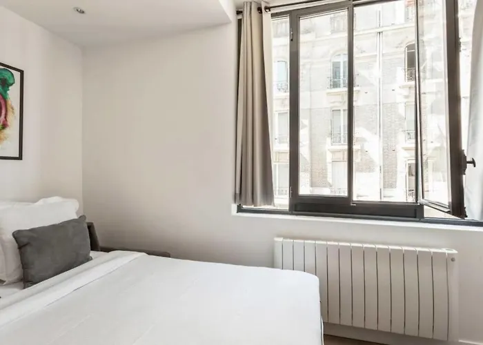Modern Perfectly Equipped And Renovated Párizs